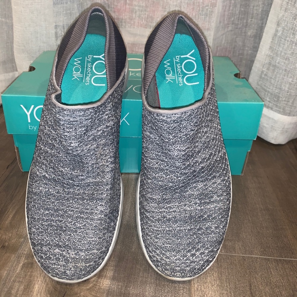 Sketchers sneakers